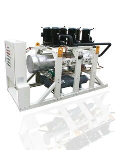 Water chiller with scroll compressor